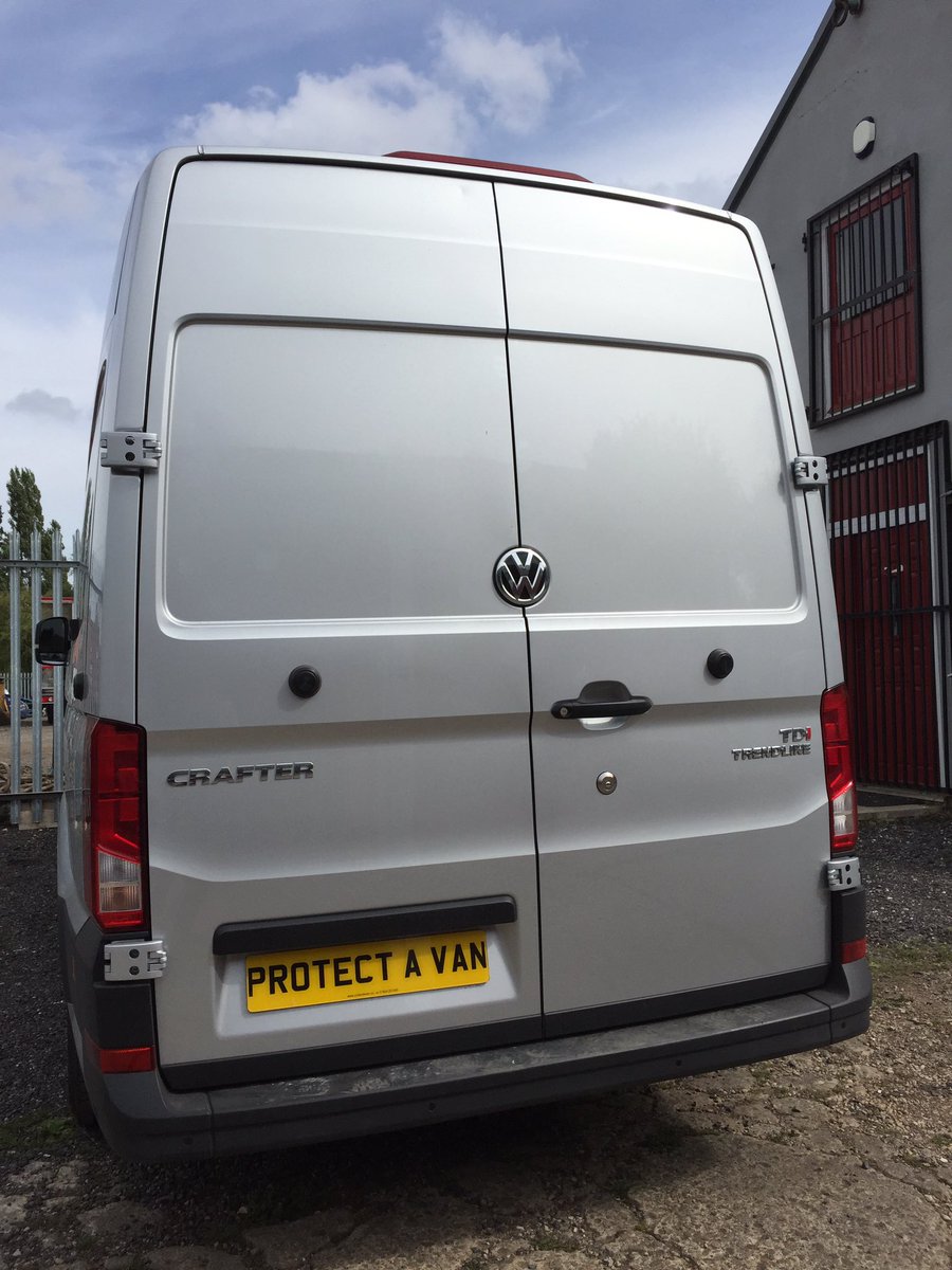 ProtectavanLtd's tweet image. Thatcham Slamlocks fitted on the new shape VW Crafter #slamlocks #yorkshire #vanlocks