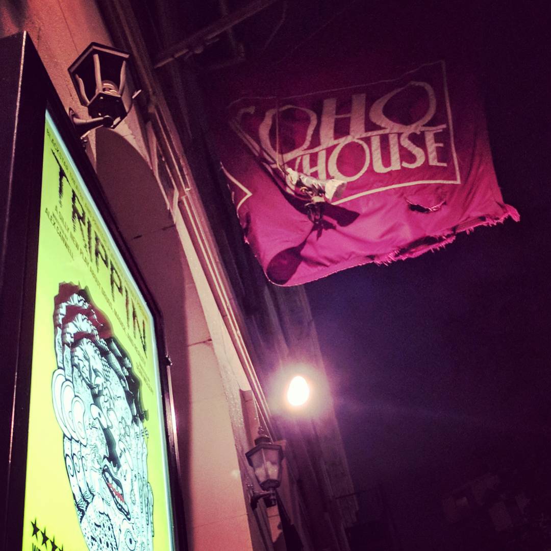 trippintheplay's tweet photo. Dear @NewYorkTheater summat v special is happenin @sohoplayhouse
The race is on 2C who gets 2 discover this Brit gem.
#yasnoozyalose
😁 https://t.co/3Pf953QuXi