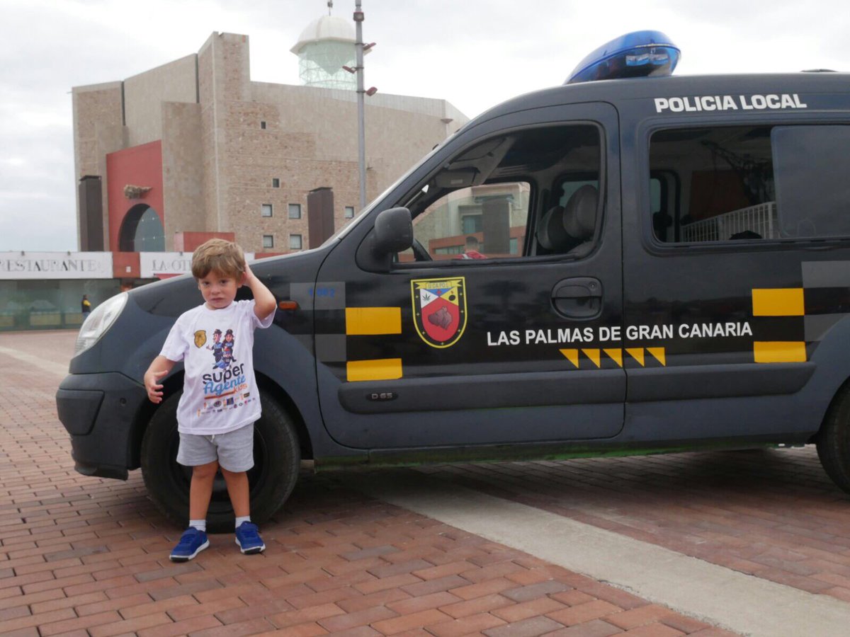 PoliciaLPA's tweet photo. Se trataba de acercarnos a ellos y creo que lo hemos conseguido. Gracias por la gran participación y ¡enhorabuena a los #SuperagenteKids💪! https://t.co/6AUY2BlgGB
