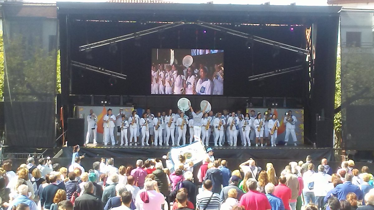 DavideRMarca's tweet photo. Las fiestas de Santoña para mi,no tienen sentido sin @losronceros78 #PutisimosAmos #Grandes #GraciasGraciasGracias https://t.co/DVOIM4GyNx