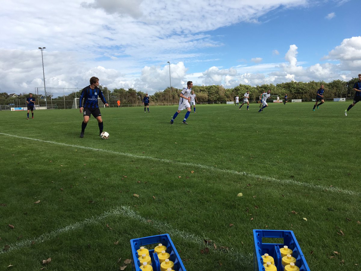 vvJVC's tweet photo. Ons tweede team, dit seizoen met voornamelijk O19-spelers, oefent tegen het eerste team van Petten in nog ongeslagen voorbereiding. https://t.co/pHMAKJyzmg