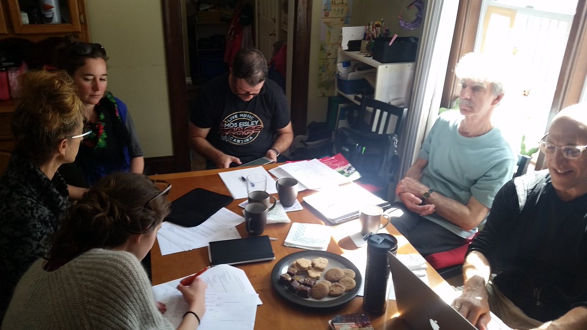 KENA_Kitchener's tweet photo. Prod. mtg for Porch View Dances. 6 days to go! Sept 16 &amp; 17 in #KingEast neighourhood! #PVD2017  @RegistryTheatre @KaejadDance @CParkerReid https://t.co/AZgcpZew32