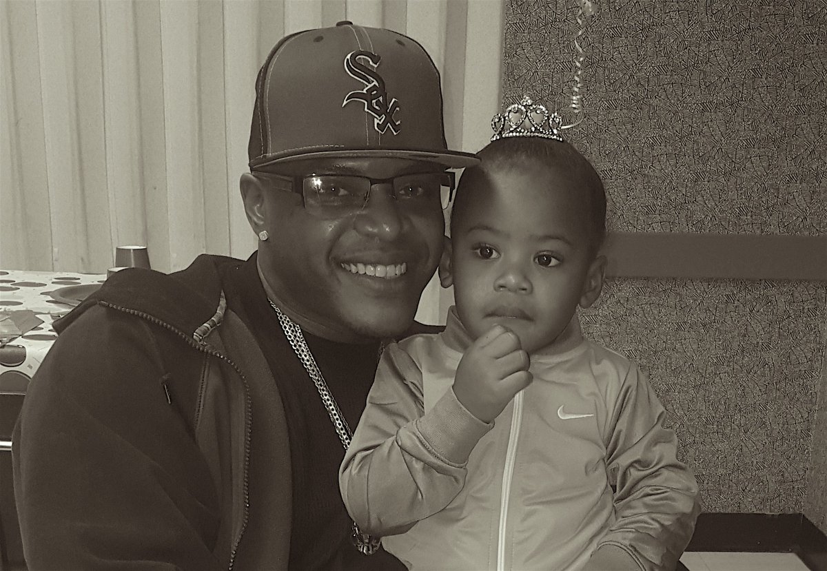 innocence's tweet image. Help us wish Chicago exoneree Jonathan Barr a happy birthday! owl.li/H1Db30f1shQ