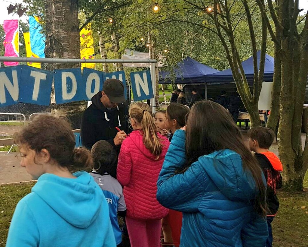 martylish's tweet photo. Signing autographs at #StreetCountdown for my new @moiracalling fanbase yesterday. https://t.co/ylw35FtBUl