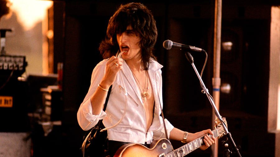 Happy birthday Joe Perry! See why he s one of the greatest guitarists  