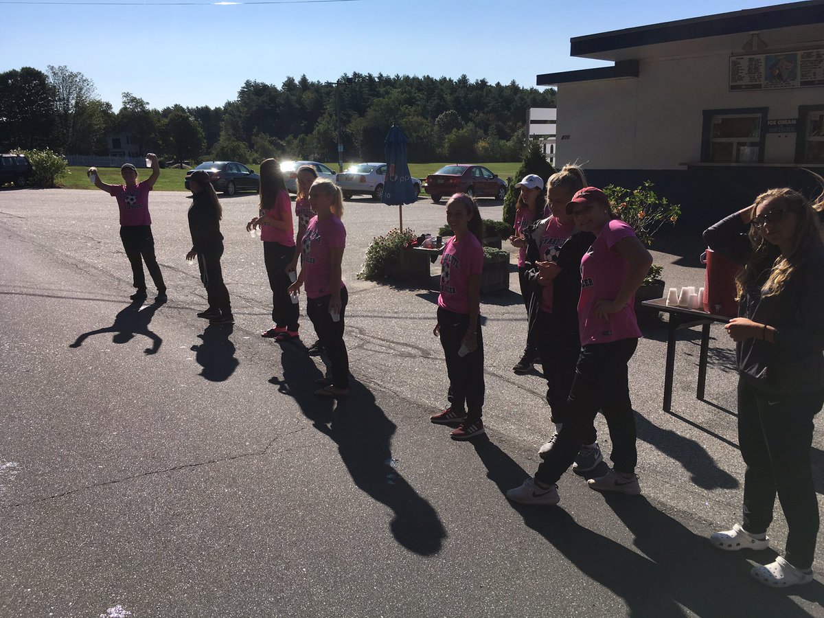 soccer_elhs's tweet image. Great way to give back to the community today ladies! Our 6th year in a row volunteering at the Lake Auburn Run!🏃🏽‍♀️⚽️ Proud of you all!