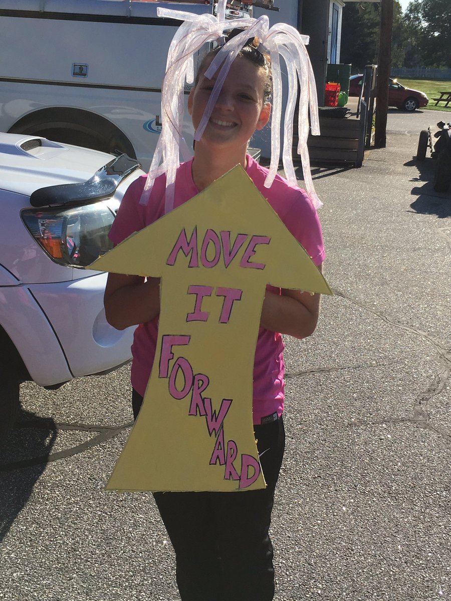 soccer_elhs's tweet image. Great way to give back to the community today ladies! Our 6th year in a row volunteering at the Lake Auburn Run!🏃🏽‍♀️⚽️ Proud of you all!