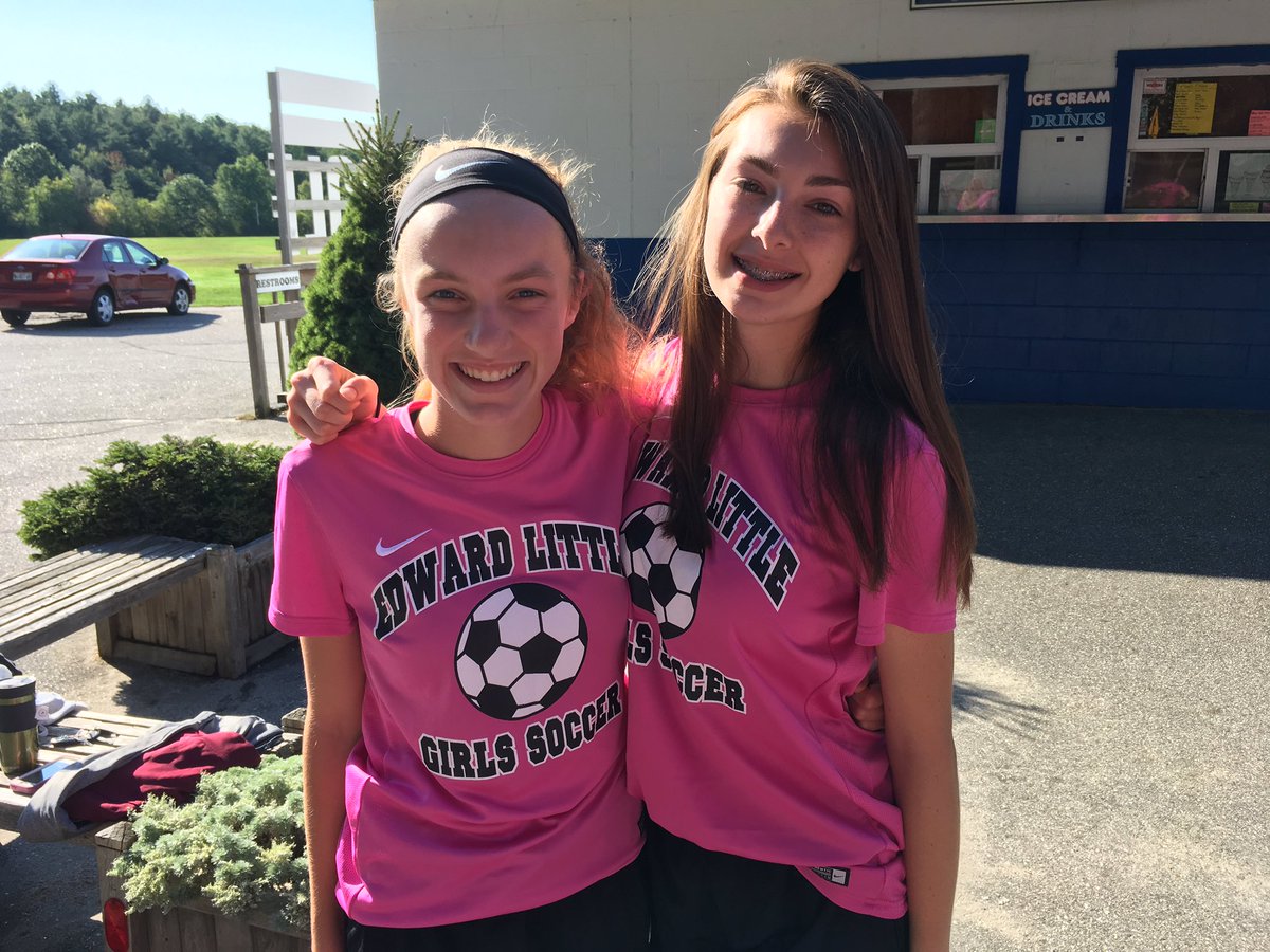 soccer_elhs's tweet image. Great way to give back to the community today ladies! Our 6th year in a row volunteering at the Lake Auburn Run!🏃🏽‍♀️⚽️ Proud of you all!