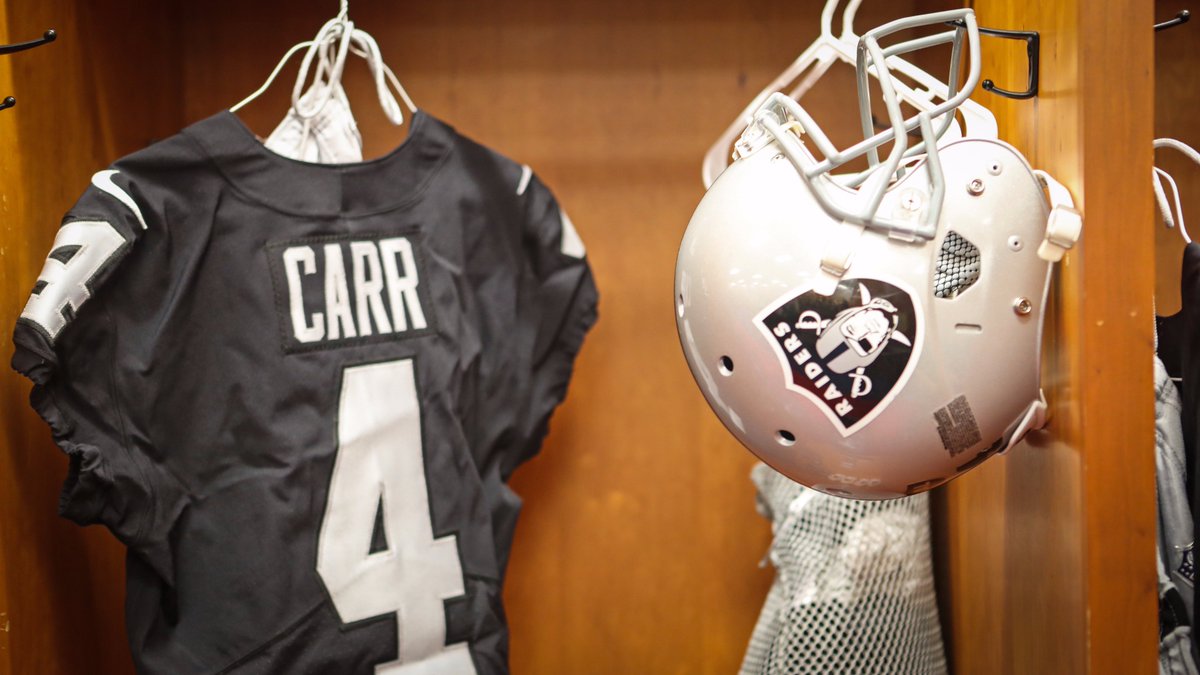 Raiders's tweet photo. Game Day. #OAKvsTEN https://t.co/RRuahUun2F