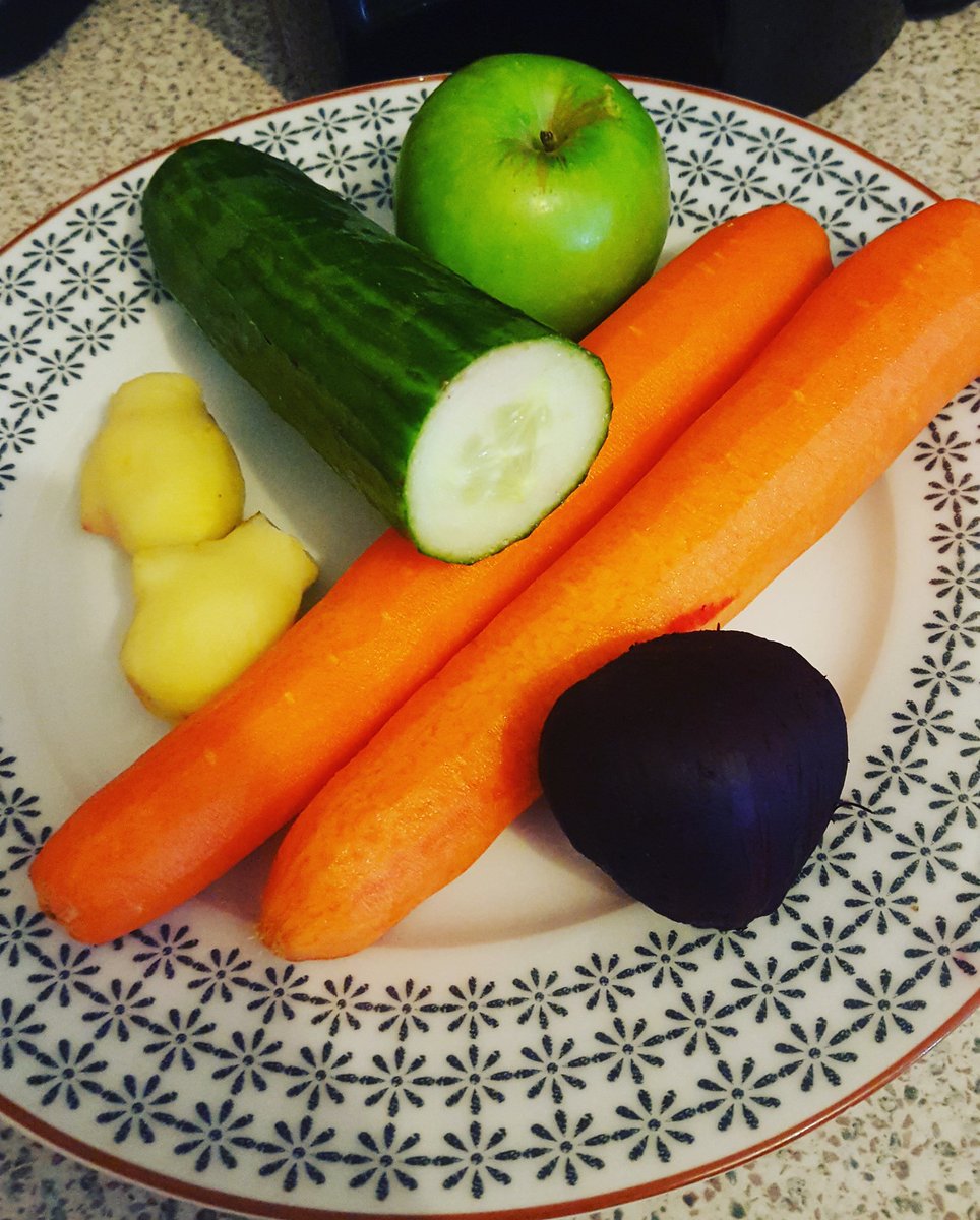 This #morning #juice keeping it #clean &amp; #healthy follow me on #Instagram link in bio have a blessed #sunday ✌🏽💚💫