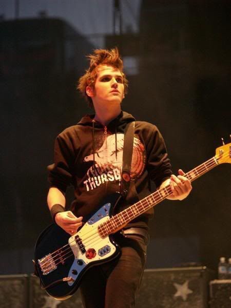 Happy Birthday to the one and only Mikey Way. I hope he has a awesome day.    