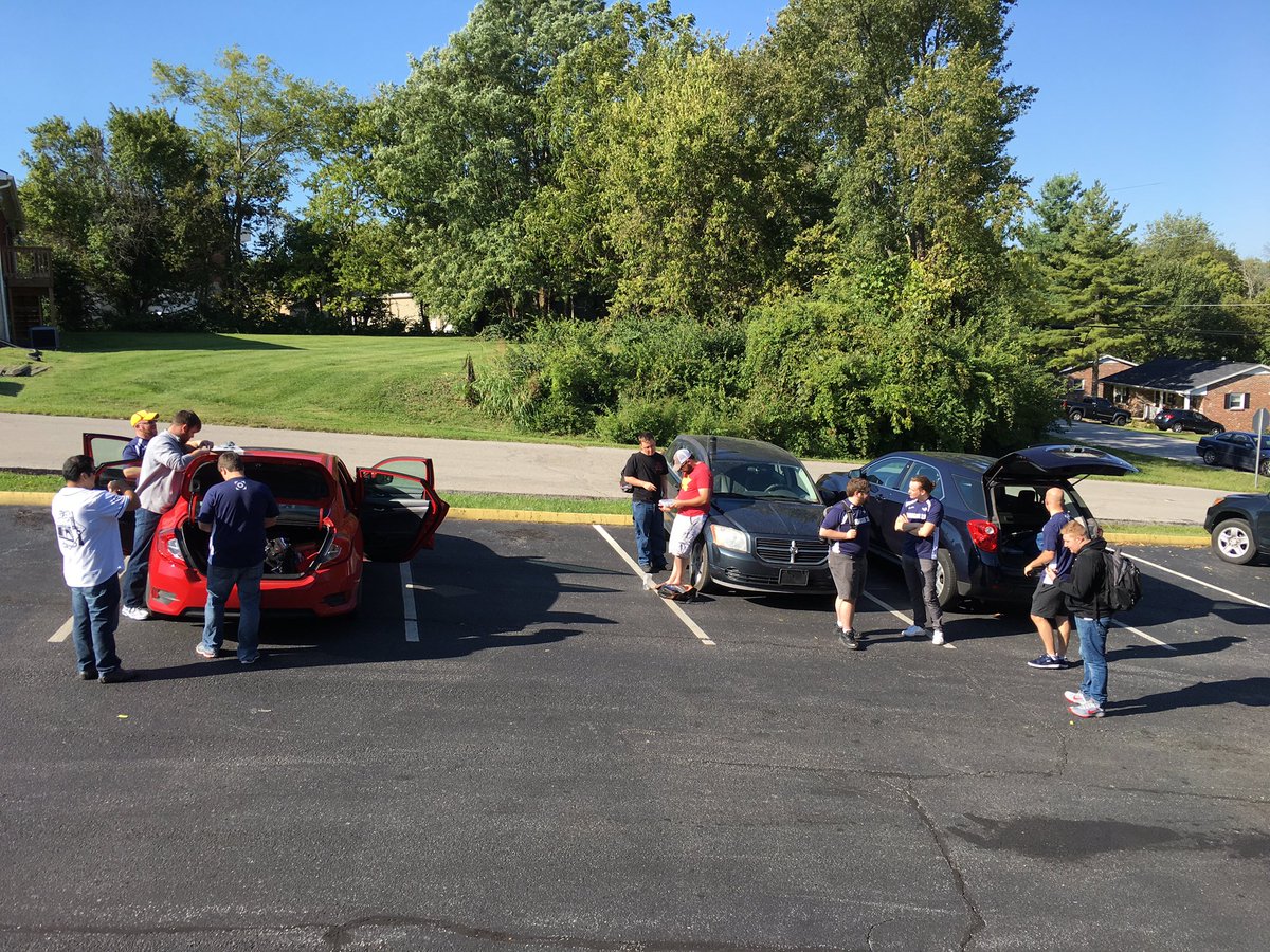 BluegrassOpen's tweet image. It has begun!!!! Day 2 of the Bluegrass Open. 12 pilots and climbing! Registration in the parking lot for. X-Wing. #BGO17 @SOTXWING