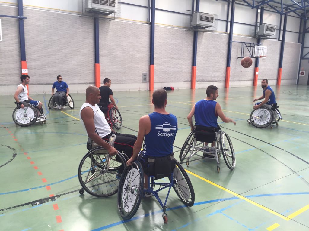 CidBSR's tweet photo. Gracias a nuestros amigos de del 3x3 #ClassicClass por la invitación. Lo pasamos genial. #BSR #BaloncestoDeBurgos https://t.co/RxLbwy5P8Q