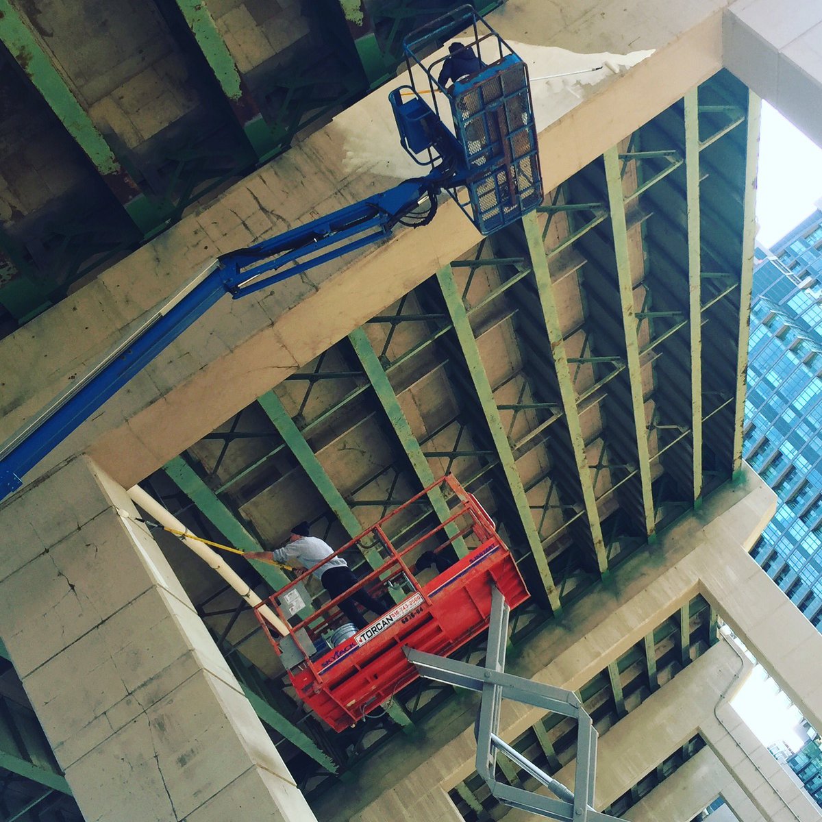 loveltrprojects's tweet photo. Day 1. Priming. Painting for a purpose again #Toronto. 🌊 #loveletterprojects #relay2017 #panampath #thebentway #seawallsTO #savelakeontario https://t.co/RYNYZAKiBf