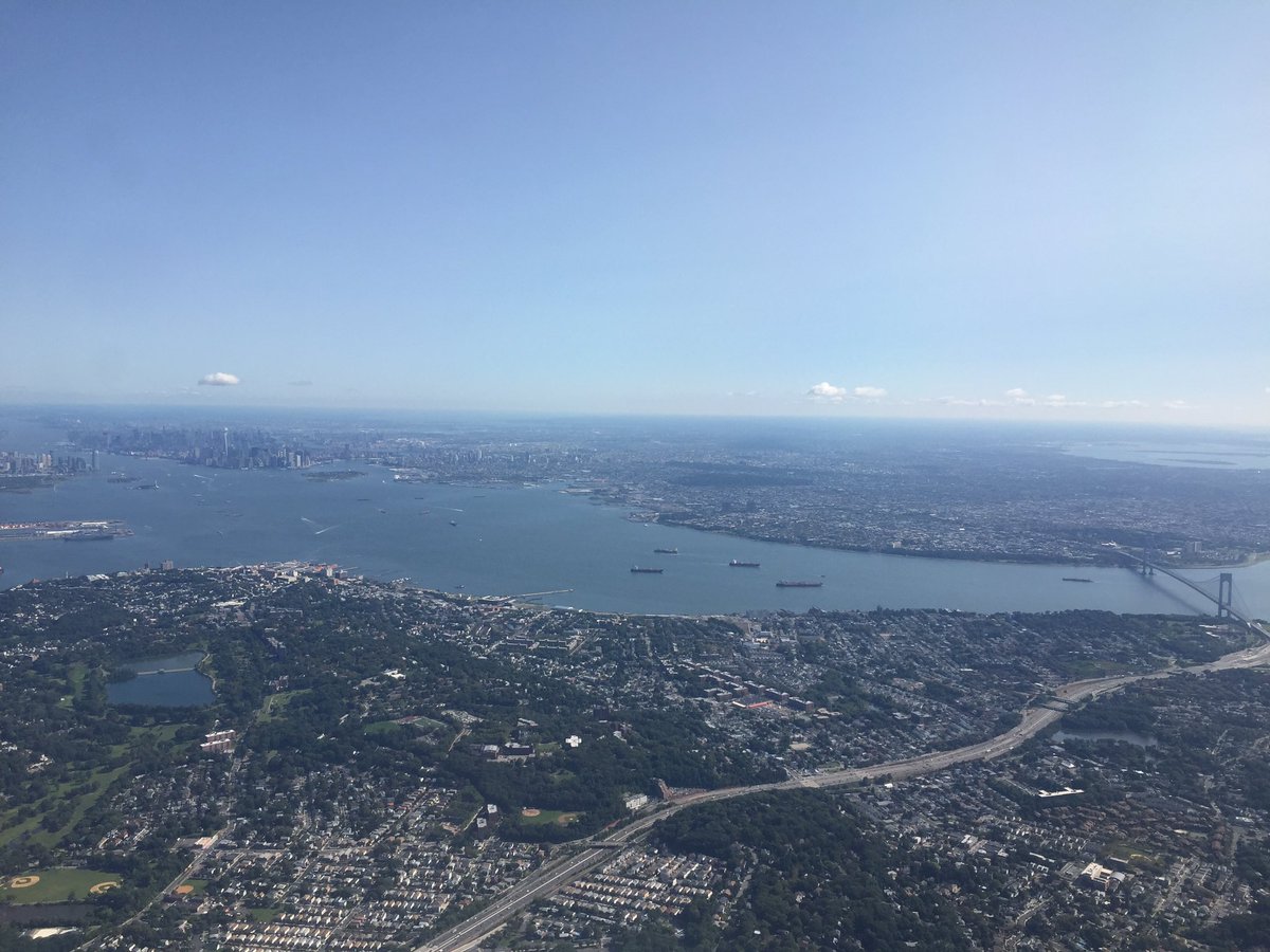 _drewcampbell's tweet photo. Scouting out the @nycmarathon view. 8 Sundays till joining 1st marathon with @nyrr Team For Kids. https://t.co/4MHDpiMSQi
