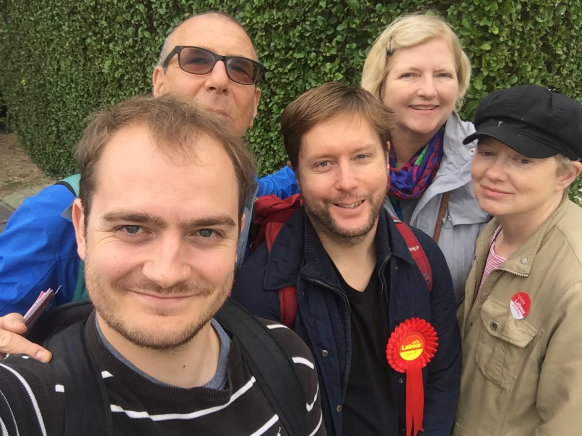 Great to welcome <a href="/CllrLong/">Cllr Janice Long</a> and <a href="/redstarneil/">Cllr Neil Nerva 🌹🇪🇺🇬🇧 🇺🇦 🚉</a> for today's #LabourDoorstep session! #TeamBrondesbury