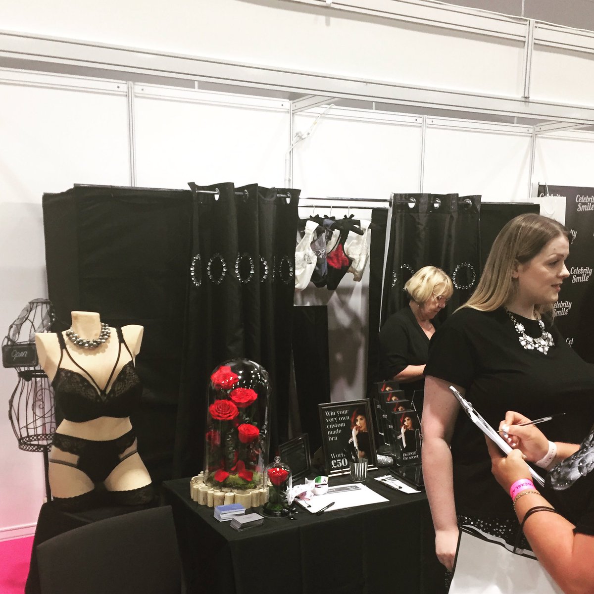 Optifitbra's tweet photo. We LOVED seeing so many beautiful people in one place at @CurveFashionFes ! Did you catch us with our sister brand @thebraspa? ❤️ https://t.co/HXyHvQZq5o