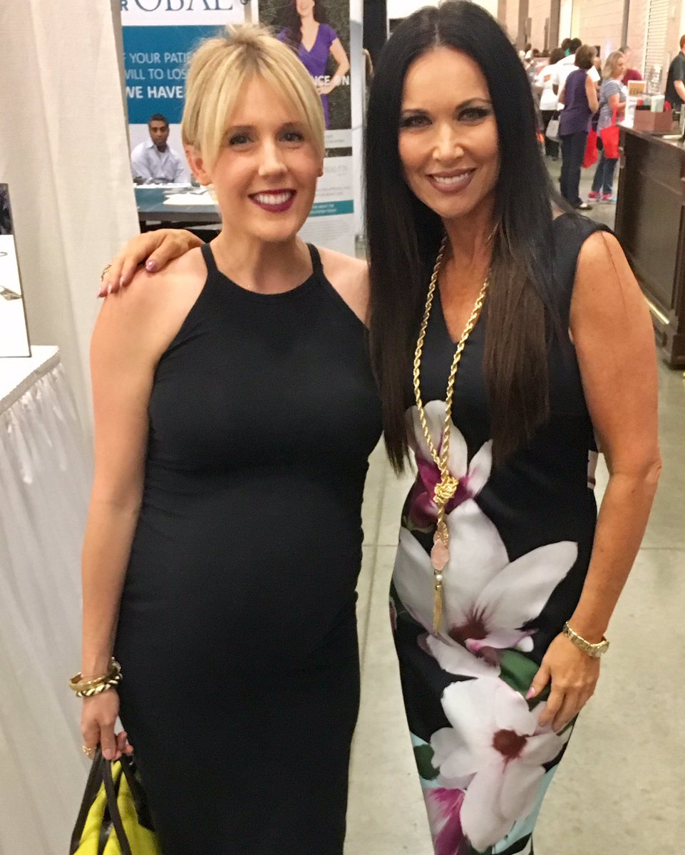 We 💕 #RHOD! Our founder met the lovely <a href="/LeeAnneLocken/">LeeAnne Locken</a> today at the #Dallas Women's Expo. Still going on this afternoon if you're in #DFW