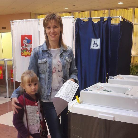 vidnonevsem's tweet photo. Менее часа осталось до завершении работы всех 72-х участках, и комиссия начнет обработку.
#ЛенинскийРайон #Видное #Вместе2017 https://t.co/SwihV96q07
