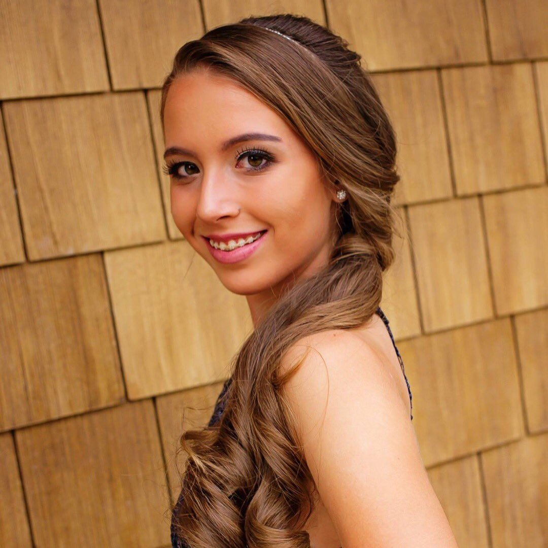 creativetouchCO's tweet photo. #ChapHoco2017 #ctphoto #parkerphotographer #portraits https://t.co/mIFlIoaacv