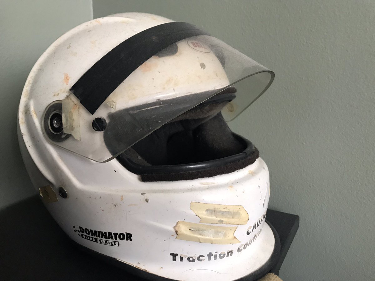 trailsendcustom's tweet photo. @AaronMShaffer I put 2,000 miles on a moped in 2008 wearing a bell dominator.  #garellipower #120mpg #33mph https://t.co/OHNEKOGT2S