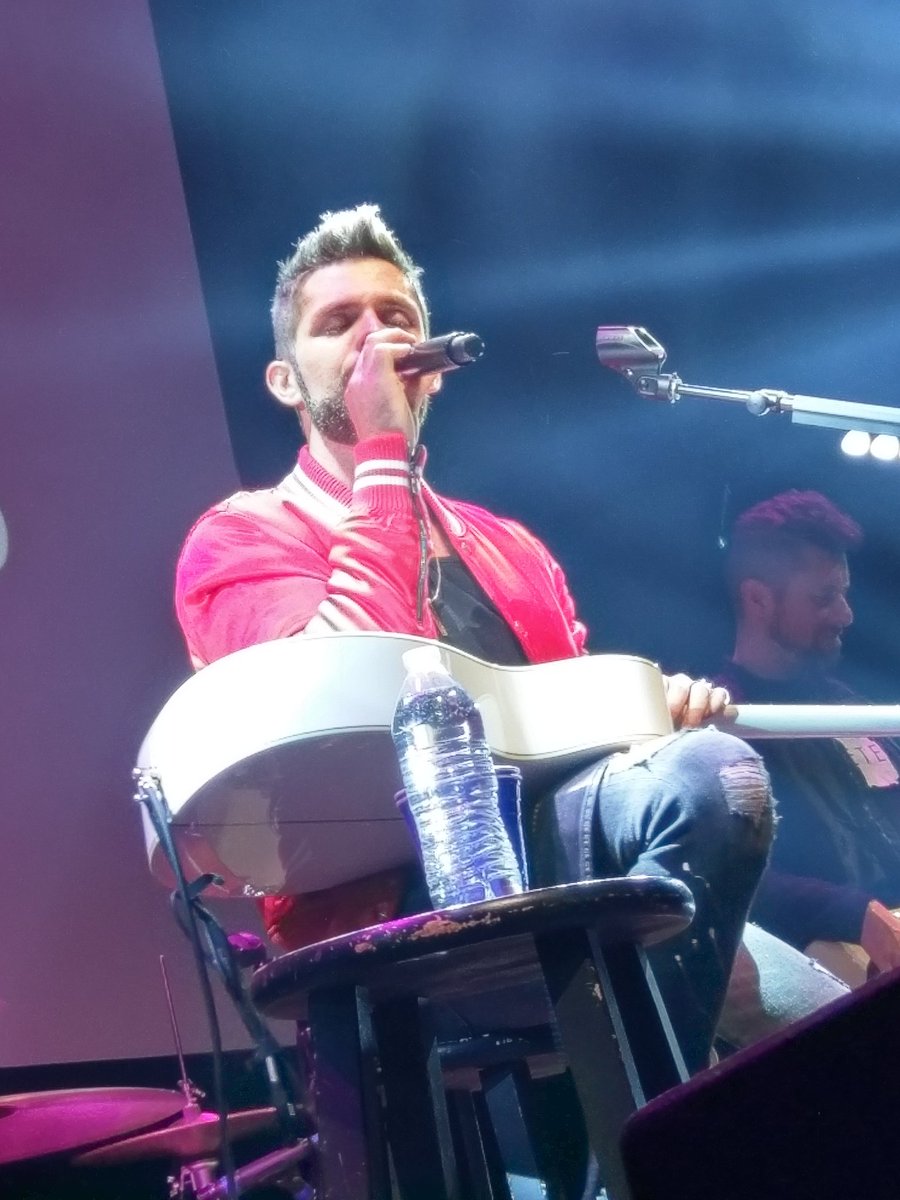 m_gmm8110's tweet photo. Great show in Chicago!!!! LOVE Life Changes album! ❤#LifeChangesChicago https://t.co/xcZjHD3Y0n