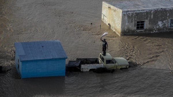 SebaMangas's tweet photo. Mientras los medios te entretienen con el "Irma". Te cuento que en nuestro país tenemos 20 millones de hectáreas inundadas y nadie dice nada https://t.co/MdNw9tlyqy