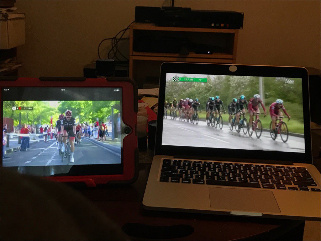 Nicho3rdrail's tweet photo. @TeamSky at the front at both #LV2017 and #TOB2017 https://t.co/uM4E8D0iRE