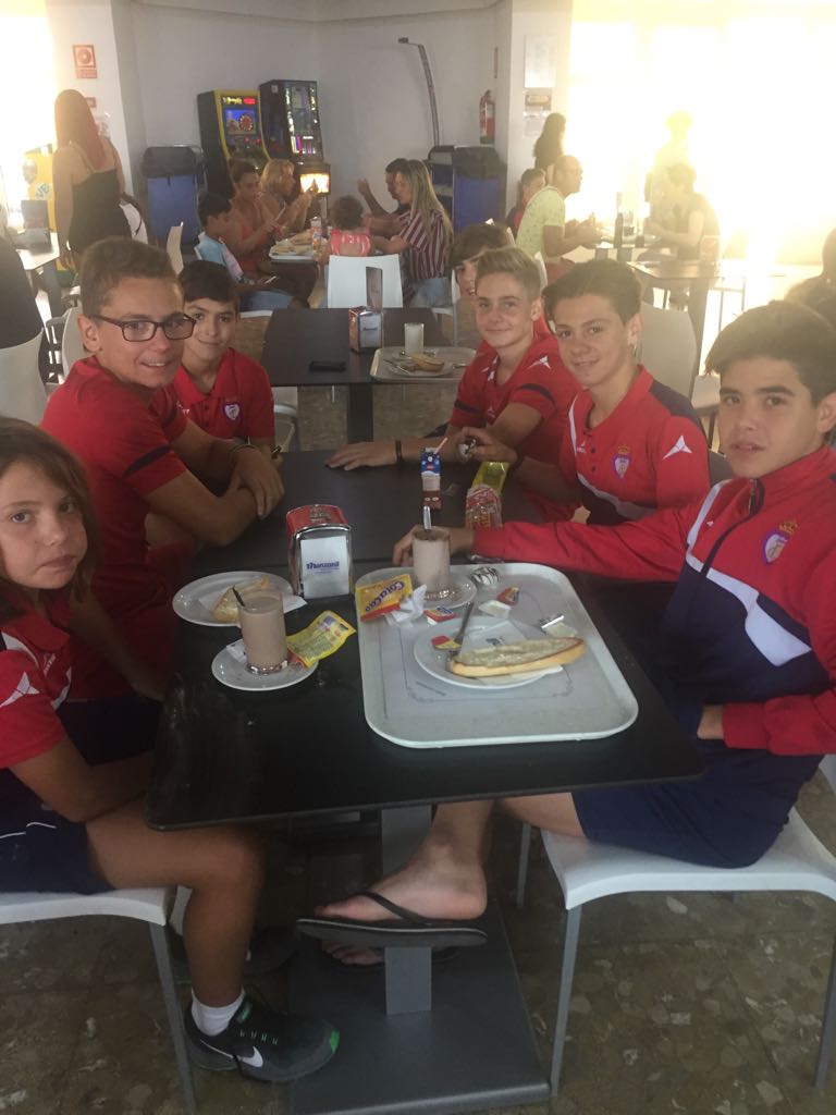 RealJaenFF's tweet photo. #RJInfA | Los chicos del Infantil A caen derrotados ante el Málaga por 6-0.
Toca levantarse y seguir, VAMOS CAMPEONES!! #RJFutbolFormativo https://t.co/T7fkWgpxRk