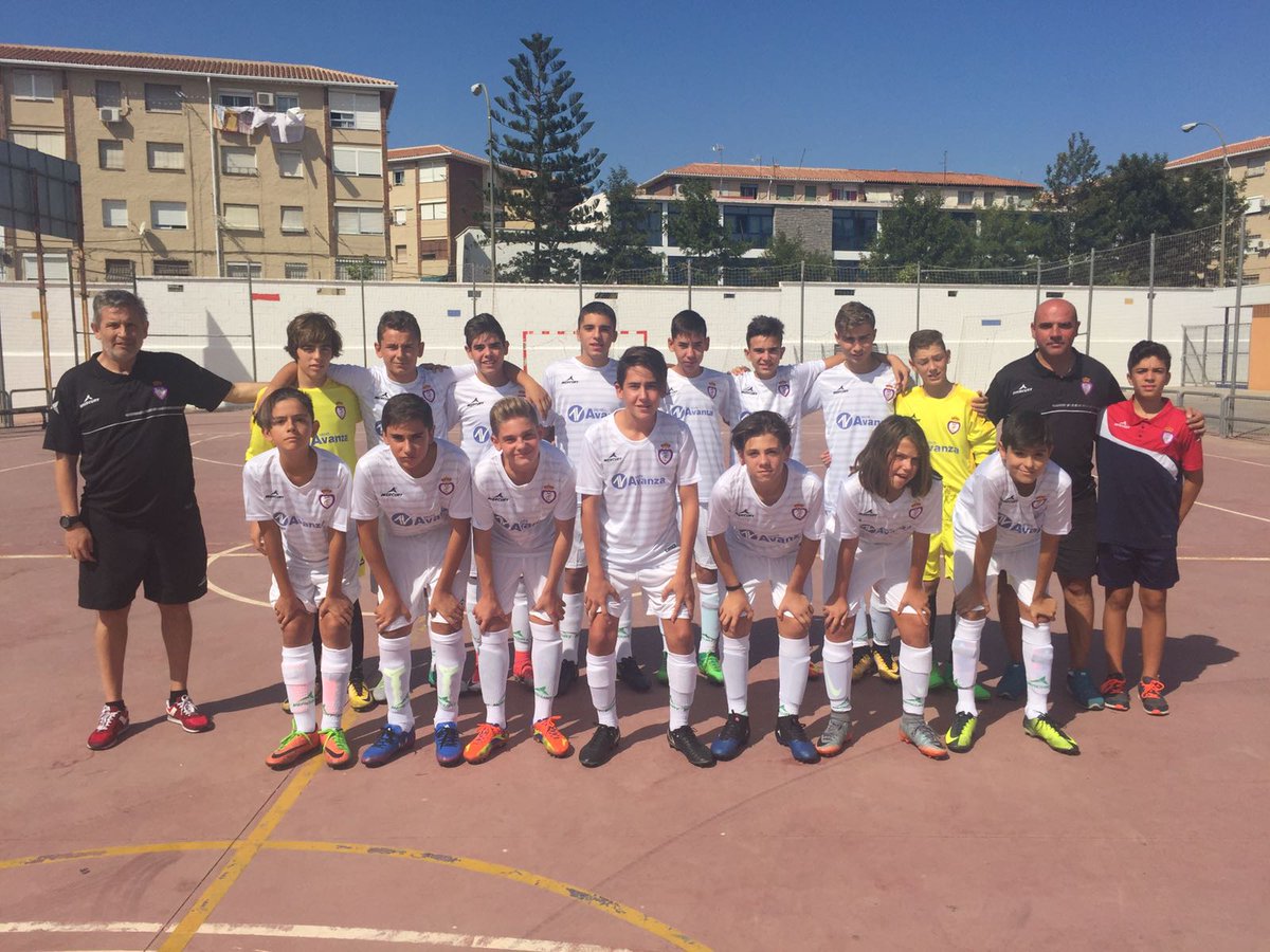 RealJaenFF's tweet photo. #RJInfA | Los chicos del Infantil A caen derrotados ante el Málaga por 6-0.
Toca levantarse y seguir, VAMOS CAMPEONES!! #RJFutbolFormativo https://t.co/T7fkWgpxRk