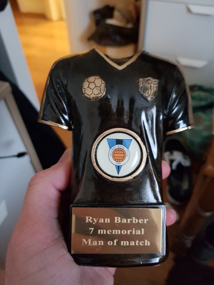 JPT_12's tweet photo. Unreal turn out at the memorial match for Ryan today. Not sure how this happened though 😅 #sweeperkeeper #RyanBarber https://t.co/FfKoXUU3mi