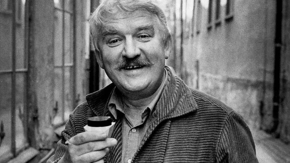 tonykollberg's tweet photo. R.I.P. Hasse Alfredson! Du var den största inom Svensk underhållning. Tack för alla skratt och insikter.
#HansAlfredson https://t.co/6wO670kDax