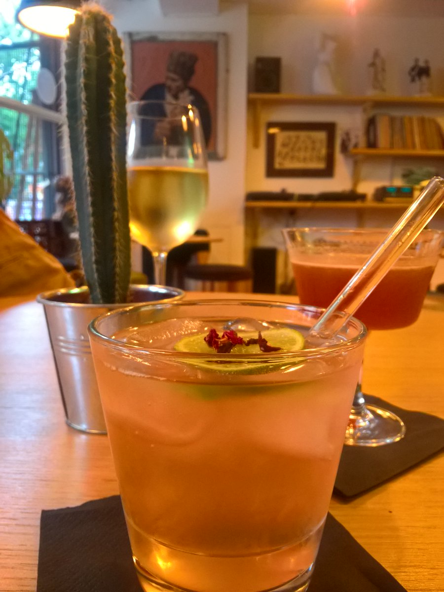 RosehipsMedlars's tweet photo. Cocktails at @at__JOE
#CrystalPalace #ChurchRd https://t.co/Sy5rQL5y03