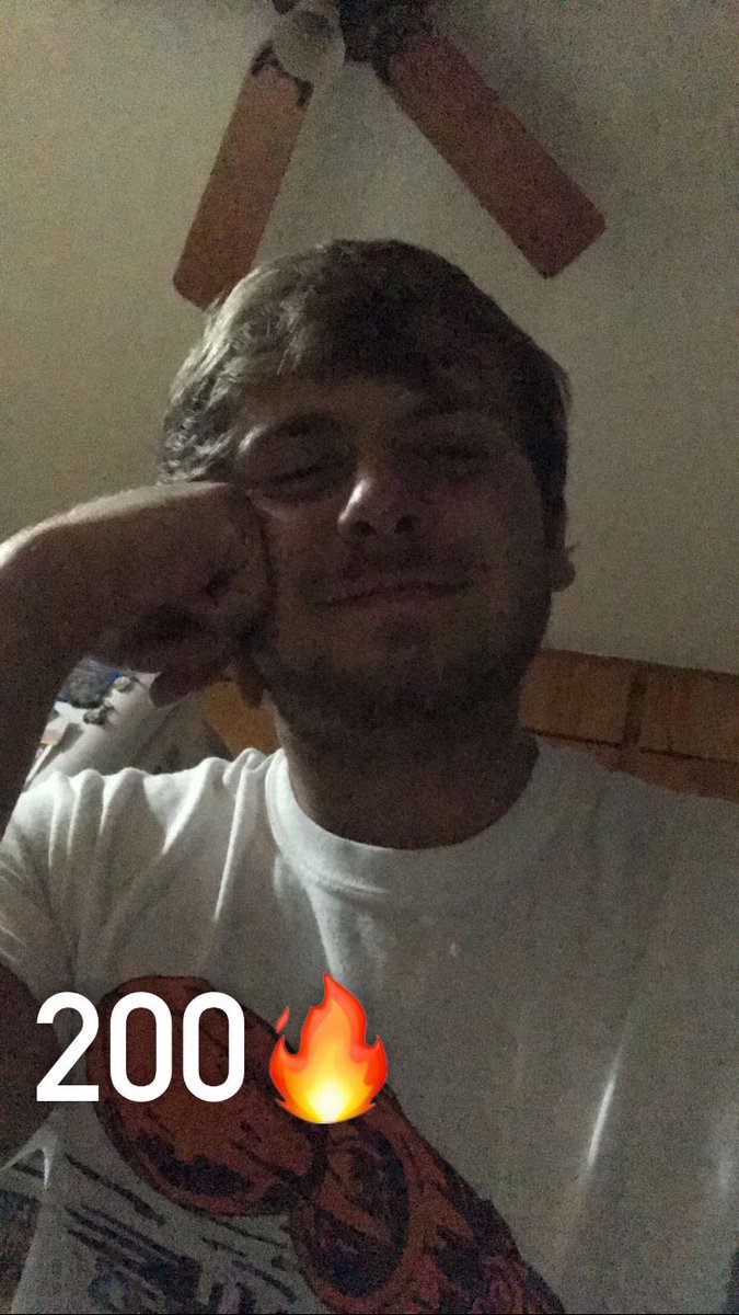 gracestr8's tweet photo. Hey QT happy 200 day snap streak. 😏🔥🔥 https://t.co/MUERWo2m2N