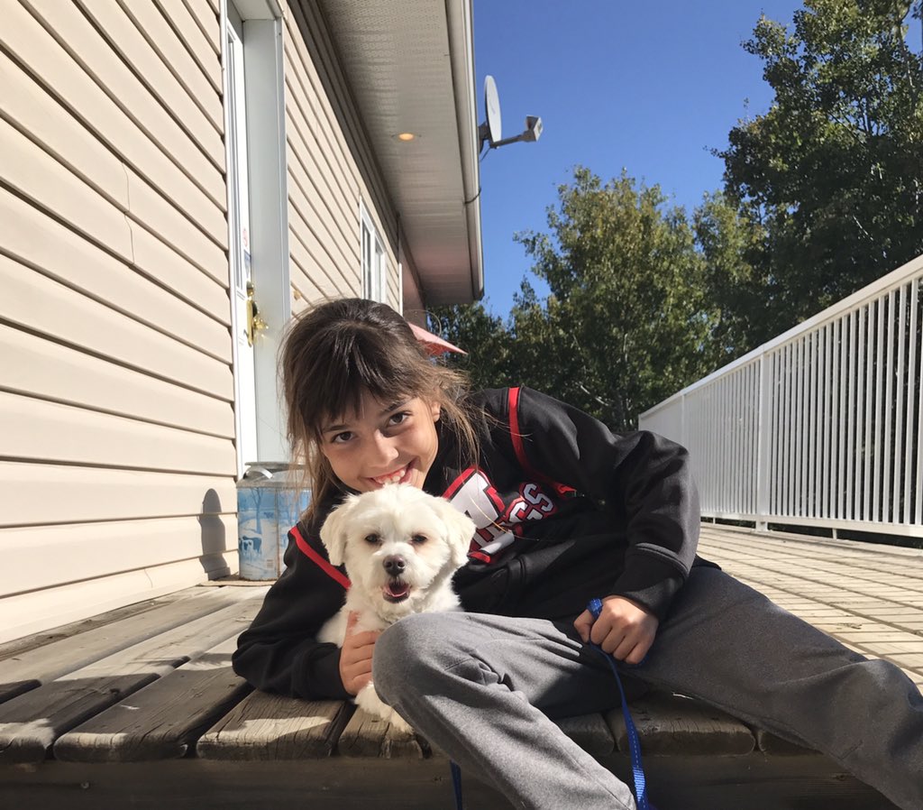 SoaRCoop's tweet photo. Me and my best bud 🎉 I played hide and seek this weekend and I beat everyone so guud 💯💯💯 https://t.co/18XoJ0BBNe