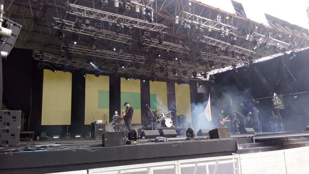 lamega981's tweet photo. Probando sonido la gente de @OnceTirosComUy en el escenario del Cocomarola! @TaraguiRock #MegaTaragui https://t.co/ohd2wt4PPM