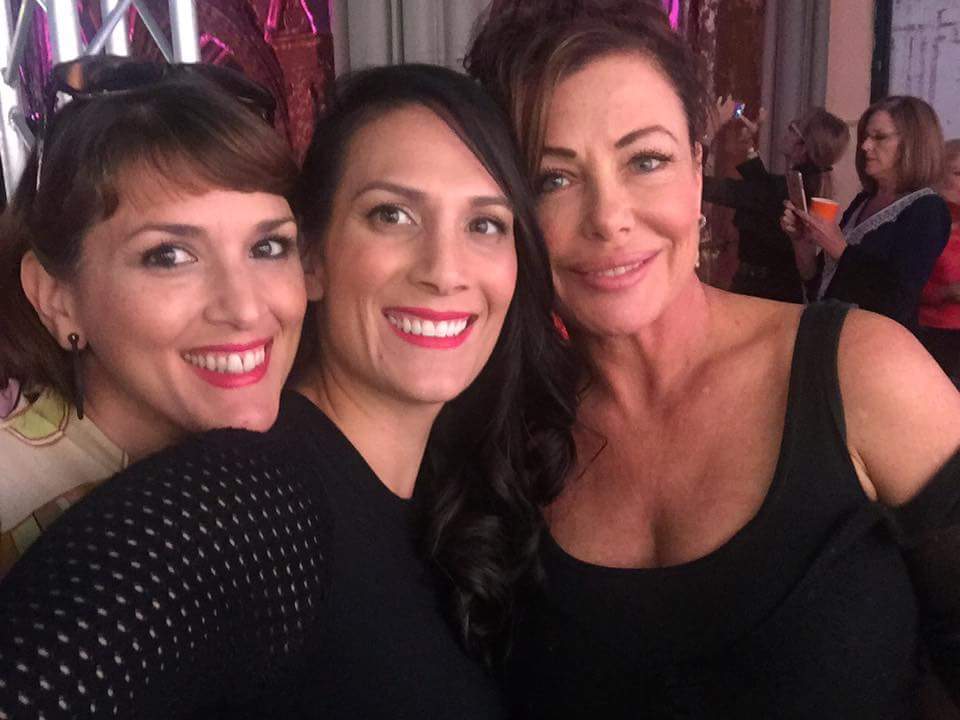 Kickfannie's tweet photo. Great eve .@KellyLeBrock .@nyfw .@macduggal #KFMediaGroup #Real Mommy Confessions & Beyond the Kitchen .@AkyumenTV https://t.co/fHQmH8vduI