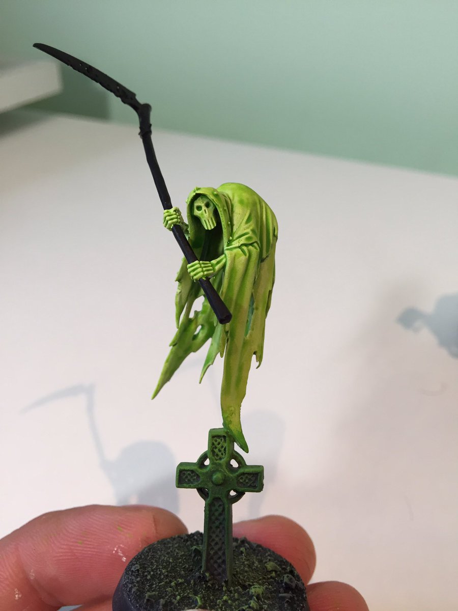 spacedcrusader's tweet photo. More progress on my #Nighthaunt Army. Got the green down, ready for highlighting Now to decide on the flame colour? #AOS #AgeOfSigmar #Death https://t.co/WLX4hJFPRW