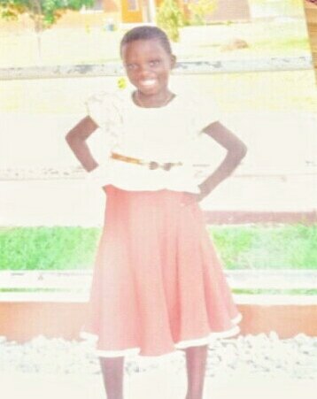 Dit is mijn sos kind uit 🌹🌹🌹 ivoorkust .dus een beetje mijn dochter die ik een toekomst geef..waar ze recht op heeft en ben zeer trots..🌈🌷🌷🌷