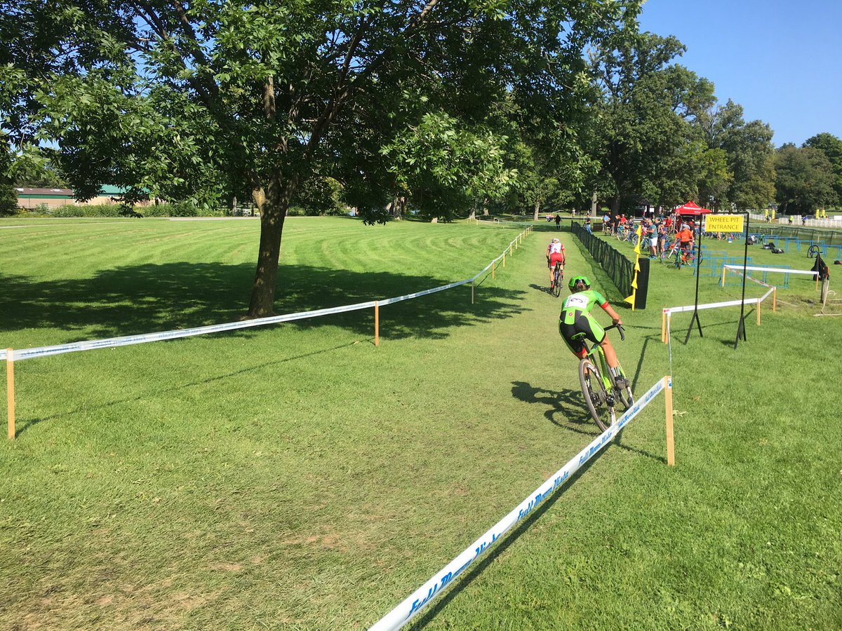 Keough and Rochette looking exceptionally strong with 1.5 to go. 7s to White, 30s to Noble.