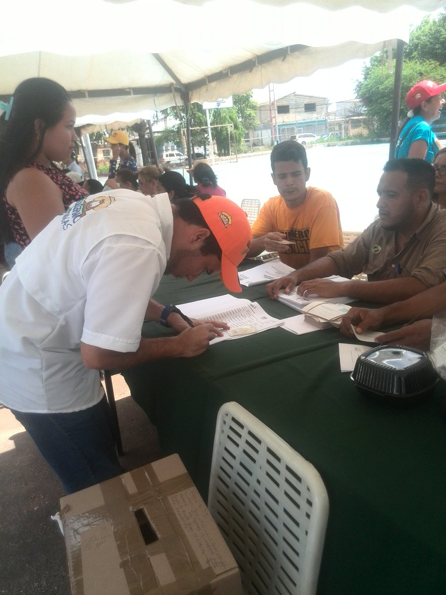 cruzdmarcanof's tweet photo. En #Monagas con mucha energía ejerciendo y defendiendo el voto. #YovotoxCall #YovotoxCall @Guillermo_Call @GuillermoUne https://t.co/2cC9cfslbg