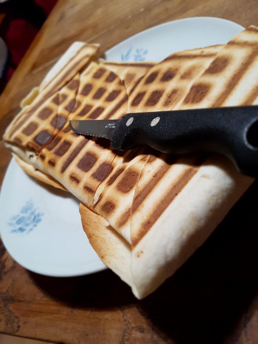 fitsante_fr's tweet photo. Petit #cheatmeal tacos (mon pêché 😇)
Mais c'est moi qui l'ai fait !!! 😁
Bonne soirée les amis 😏 https://t.co/CPc13xa1hp