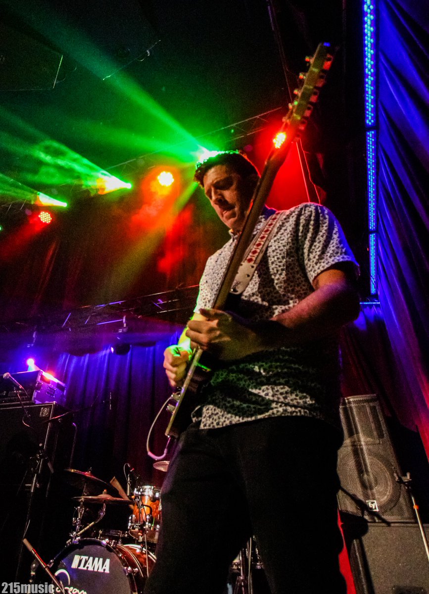 215Music tweet media