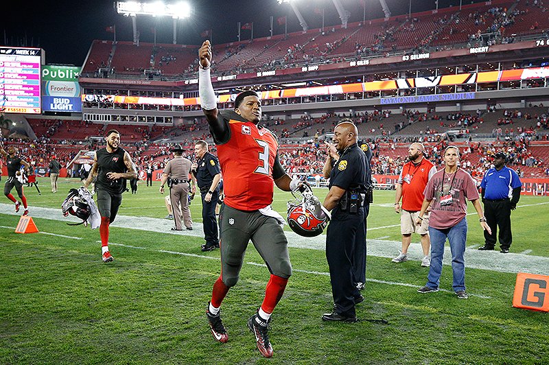 PewterReport's tweet photo. Reynolds' 2017 #Bucs Season Predictions - Do the #Bucs make the playoffs? How many wins do they get? Find out here:
https://t.co/7rz5ySYIcq https://t.co/MYn5eHgtAG