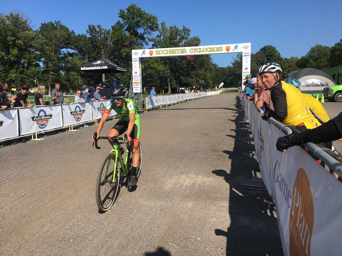 KEOUGH WINS! 10 sec to Rochette, 10 sec to White. Unofficial podium of the day.