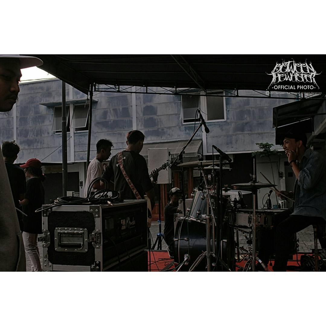 Between The Whisper On Stage At Welldone present:

BuildUpHope #1

9 September 2017