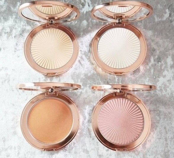 MakeupRevItalia's tweet photo. Pelle irresistibilmente luminosa con gli illuminanti #SKINKISS!
Scegliete il vostro preferito su https://t.co/oGqWRmX1N3

📷@ambermariebeauty https://t.co/r2ihayJutc