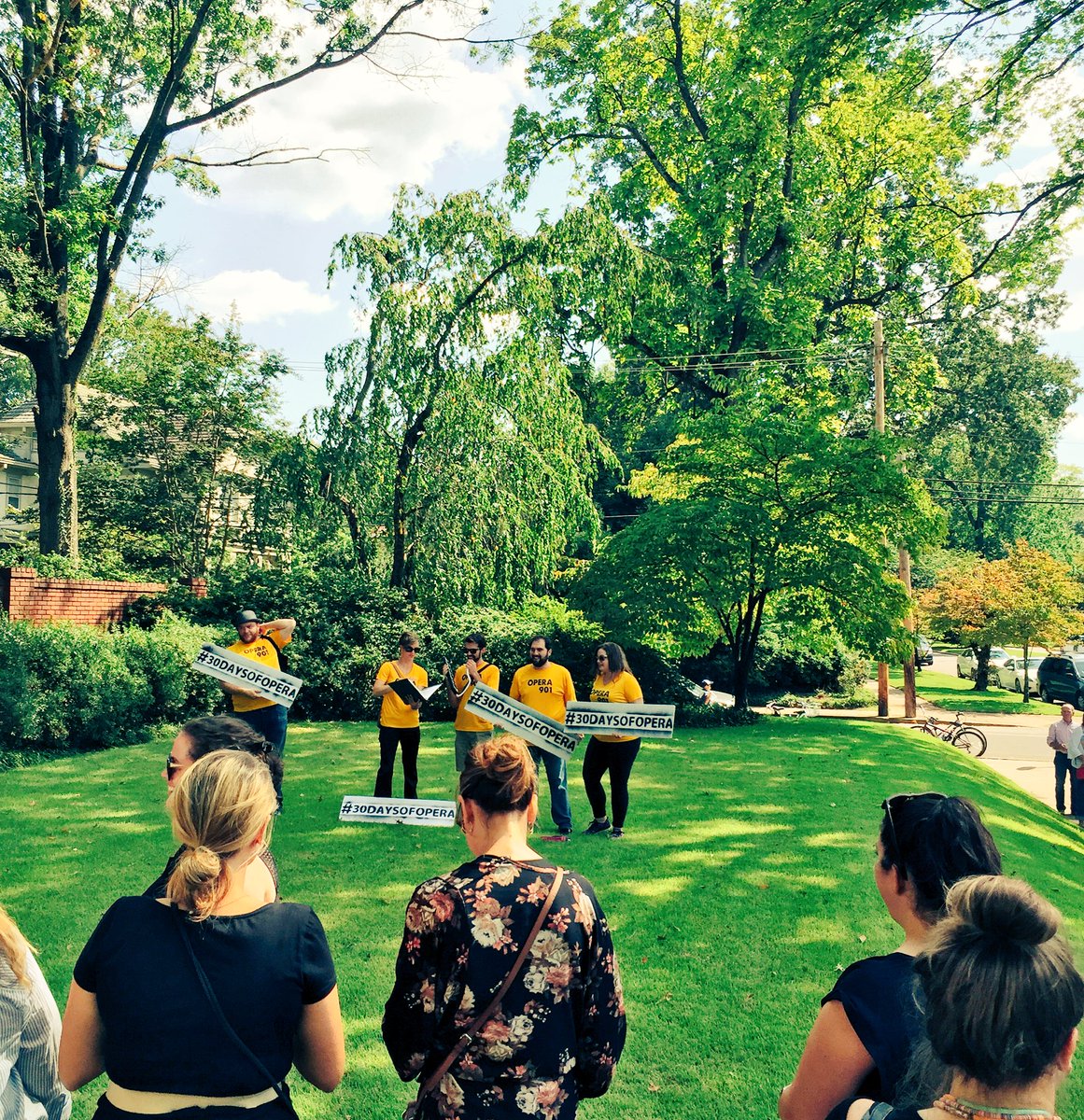 operamemphis's tweet photo. Overheard @CentralGardens1 Home Tour "Oh, the opera's back!  Hallelujah!"  #30DaysofOpera https://t.co/2hmq5ZQ2PL