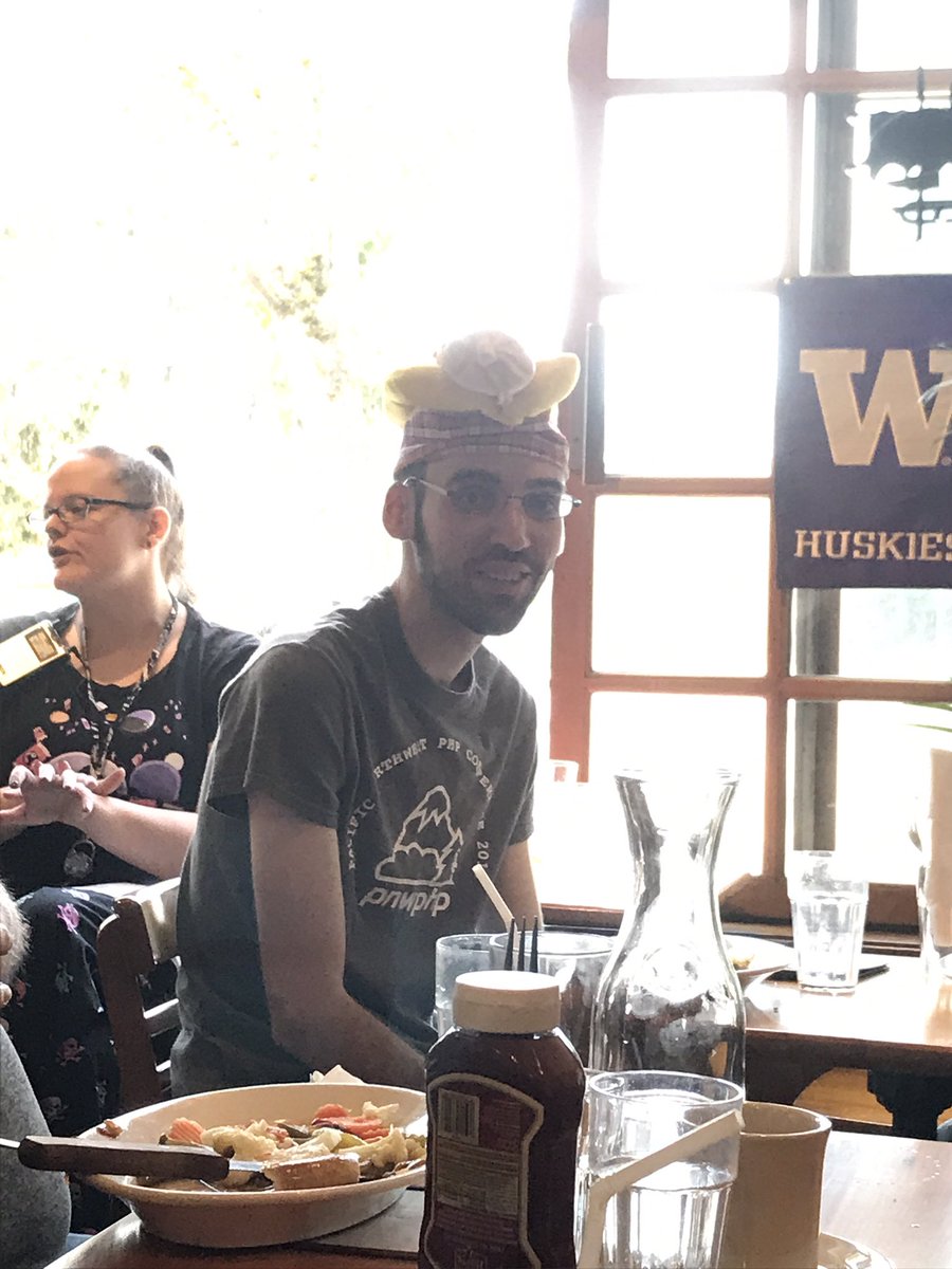 TessaMero's tweet image. It&apos;s not an official #WurstCon without someone wearing a sausage hat. Woot woot @TimB0nd #PNWPHP