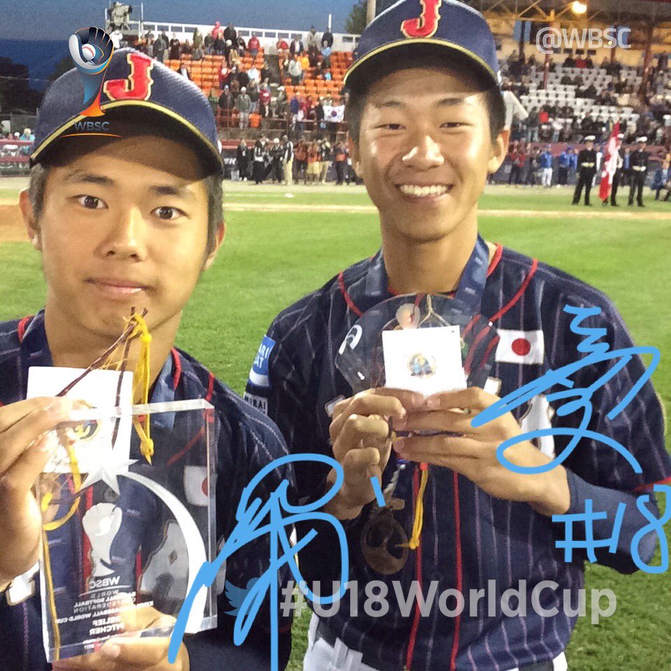 WBSC's tweet photo. Bronze selfie 🥉🤳🇯🇵 @samuraijapan_pr https://t.co/WjbckD5YZE